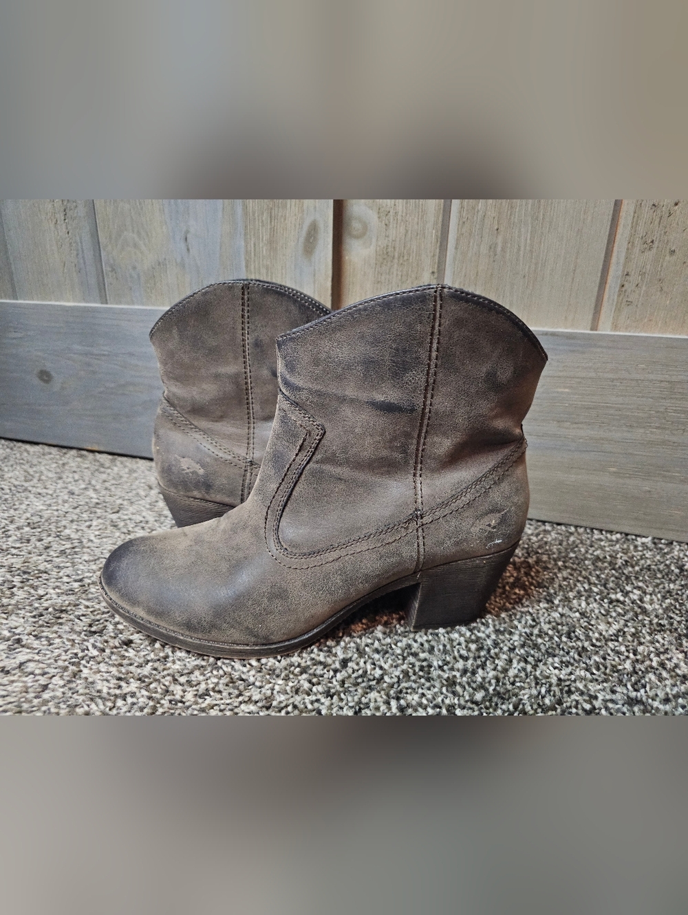Rocket Dog Women's "Soundoff" Vintage Worn Ankle Western Boots sz 10